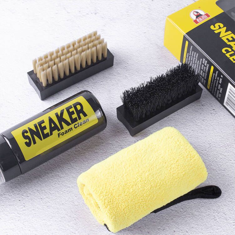 150ml水なしフォームスニーカークリーナーキット（ブラシと - Sneaker Care White のレビューと価格
